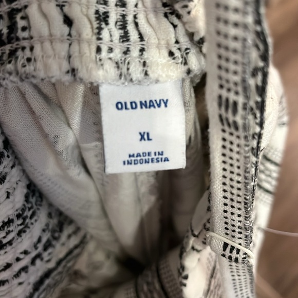 Old Navy Women’s Jumpsuit Size XL - Picture 8 of 8